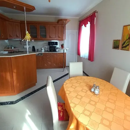 Napsugár Apartmán